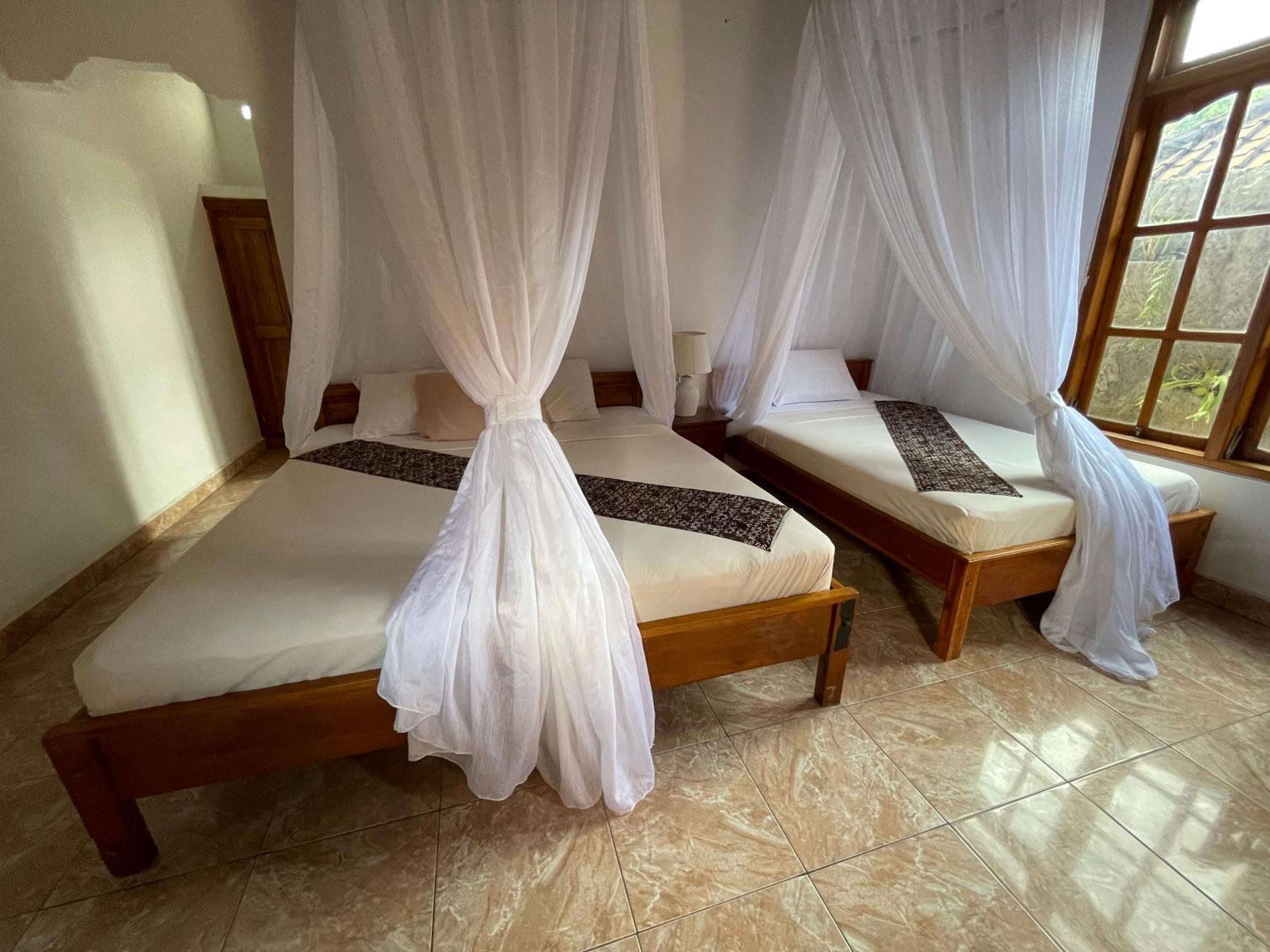 Kubu Elsa Bali Hotel Lovina Szoba fotó
