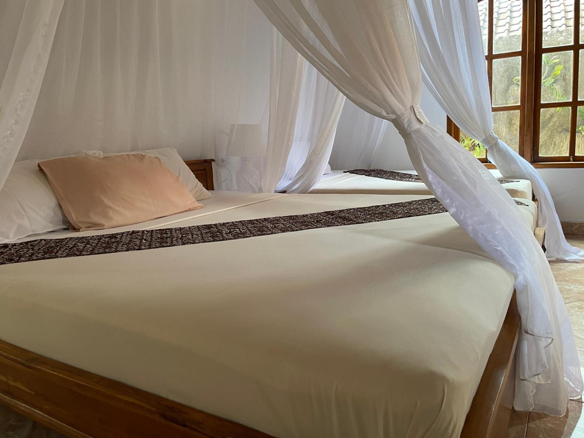 Kubu Elsa Bali Hotel Lovina Szoba fotó